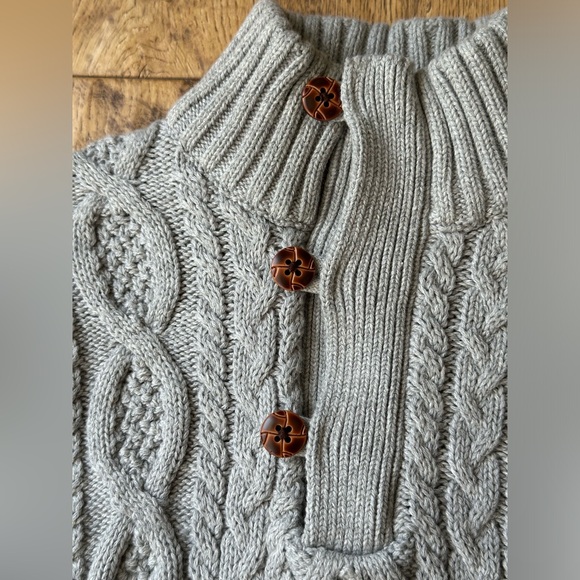 Hope & Henry Mock Neck Cable Sweater with Buttons size XXS NWT - Picture 2 of 7